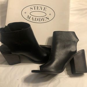 Steve Madden Terra boots black size 8. Only worn indoors.